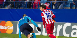 Óliver Torres, intervenido en el hombro por precaución