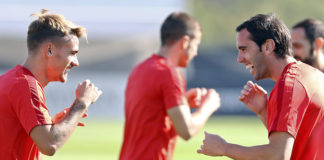 Godín y Griezmann nominados por la UEFA
