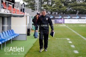 Afonso camina hacia su zona técnica