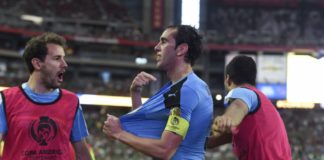 Godín y Giménez debutan con derrota en la Copa América Centenario
