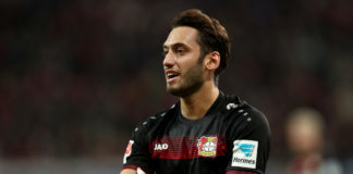 FIFA sanciona a Çalhanoglu, que no estará en el duelo de Champions Lars Baron/Bongarts/Getty Images