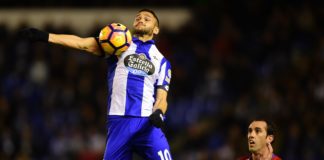 Cánticos de ‘Asesinos, asesinos’ en Riazor frente al Atlético