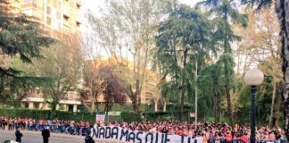Caluroso recibimiento de la afición del Atleti en el hotel de concentración
