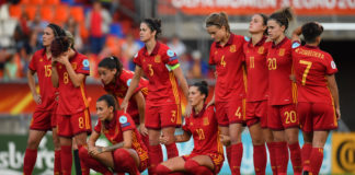 Una España espesa eliminada en los penaltis