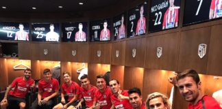 Godín muestra el vestuario