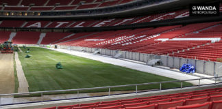 El Atleti ya coloca el césped en el Metropolitano El Atleti ya coloca el césped en el Metropolitano