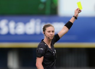 ¿Son proporcionadas las amonestaciones en el fútbol femenino?