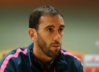 Godín: «No nos vale con llegar a semifinales o ser segundos, nos vale con intentar llevar un trofeo a Madrid» Godín: "No nos vale con llegar a semifinales o ser segundos, nos vale con intentar llevar un trofeo a Madrid"