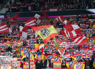 El Frente Atlético reivindica el antiguo escudo