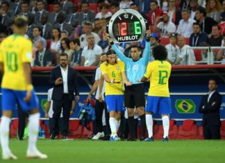 Filipe debuta en el pase de Brasil a octavos