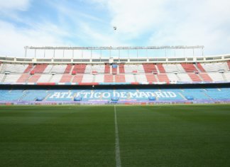 Despide el Calderón con Triatlón Atleti vestido de indio Despide el Calderón con Triatlón Atleti vestido de Indio