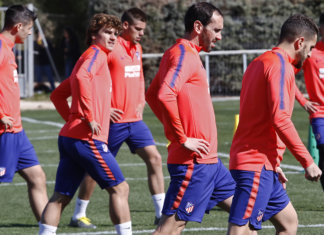 Godín se retiró del entrenamiento y es duda para Turín Godín se retiró del entrenamiento y es duda para Turín